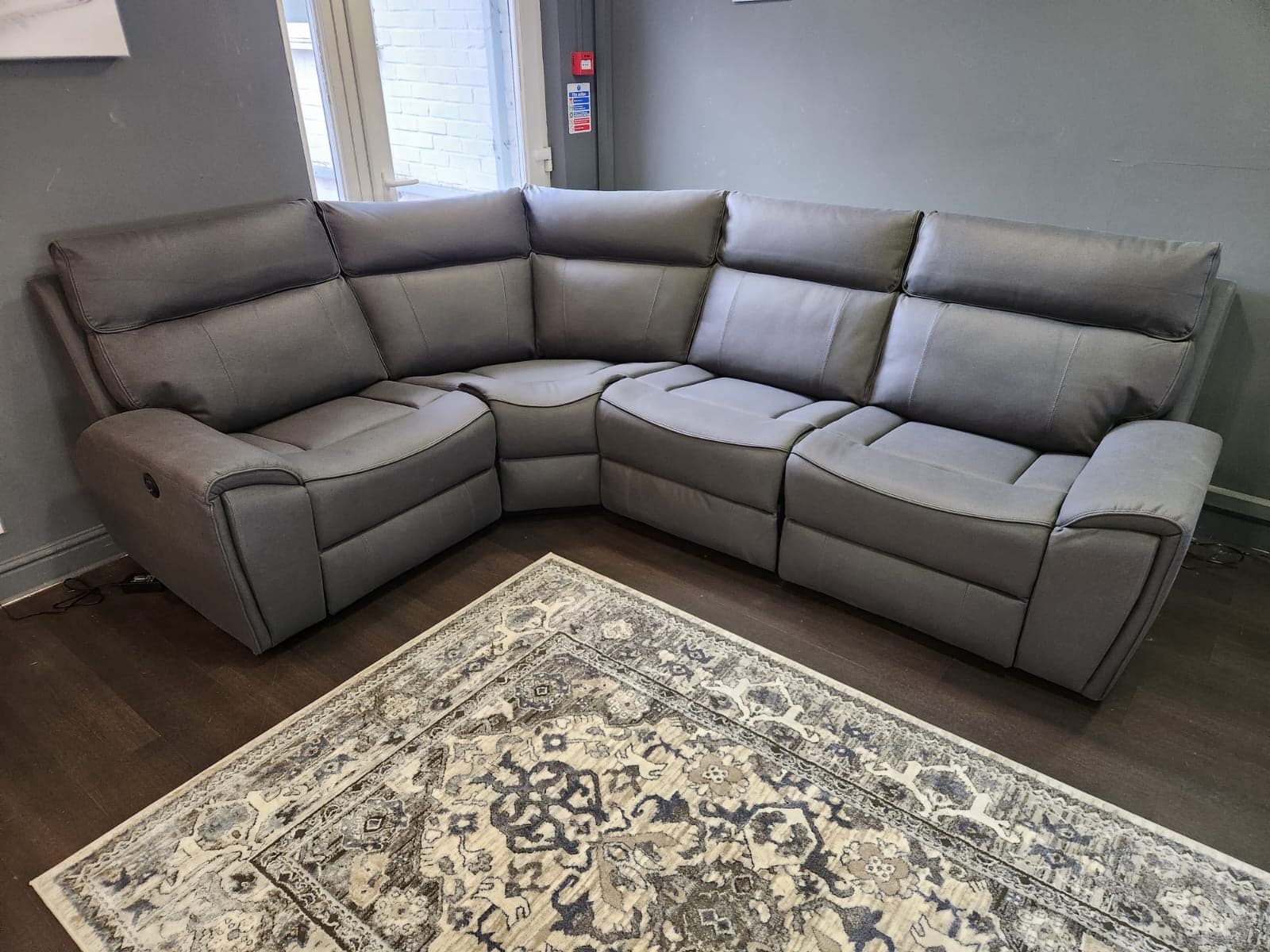 'Ronan' 2c1 Electric Recliner Easy Clean Microfibre Grey Tech Fabric Corner Sofa + USB Charging Ports - Reversible - Image 6