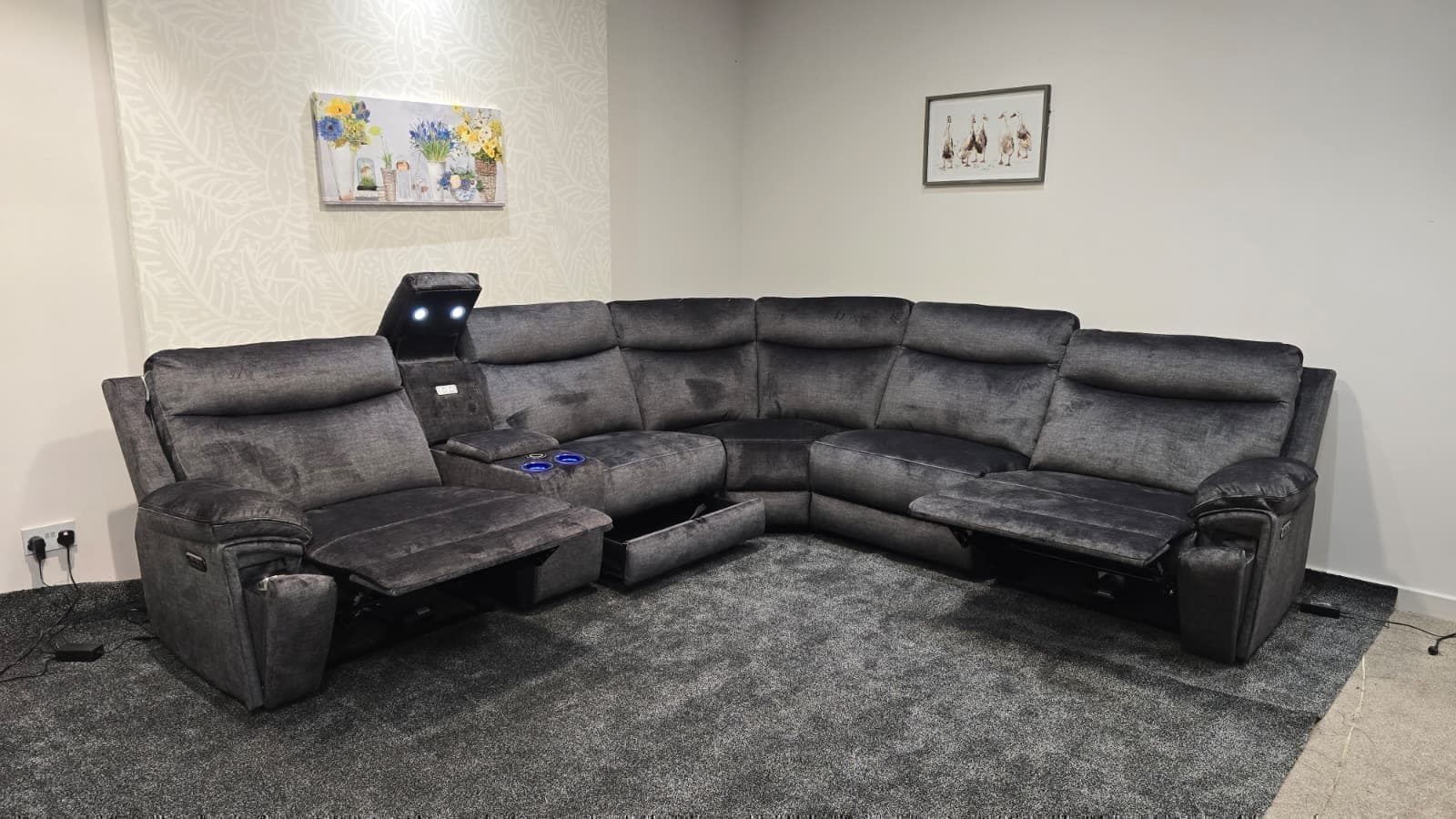 "Xavier" 2c2c Grey Plush Fabric Power Recliner Corner Sofa With USB Charging Ports & Cinema Drinks Console - Image 5